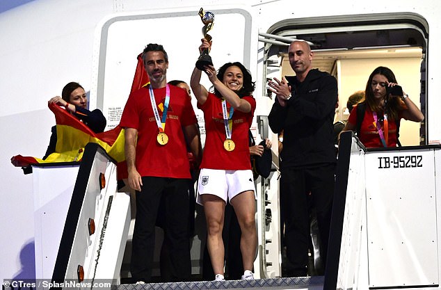 The Spain players arrived in Madrid after flying back from the Women's World Cup in Sydney