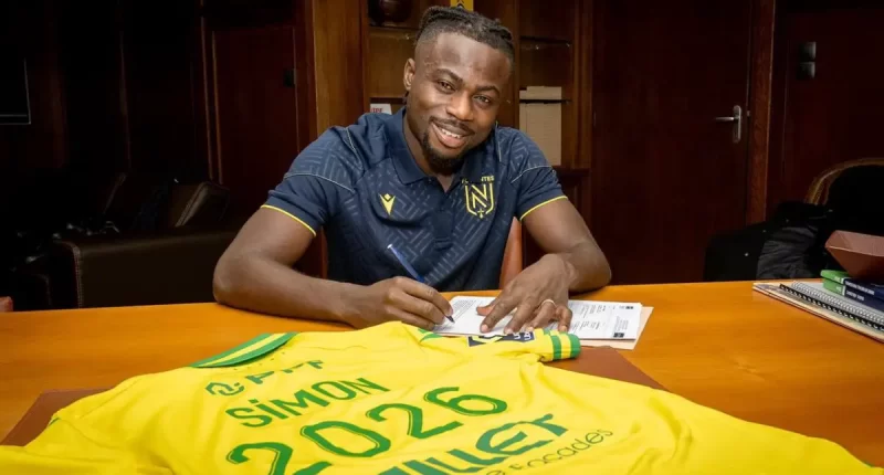 Super Eagles star Moses Simon signs new two-Year contract with French club Nantes