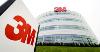 3M to freeze pensions for non-union employees