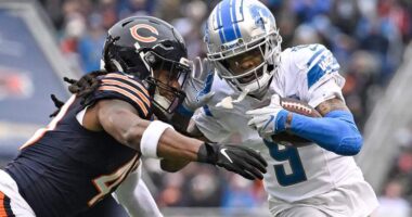 Chicago Signs Rookie LB, 9 Others to New Contracts