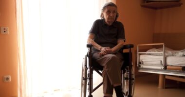How to make the move to a care facility less traumatic for an aging loved one