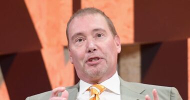 In a 'grabby market,' start looking at cash and gold, says DoubleLine's Gundlach