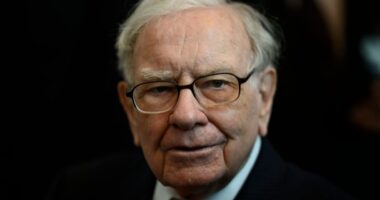 Is Buffett's market view found in Berkshire Hathaway's $150 billion cash hoard?
