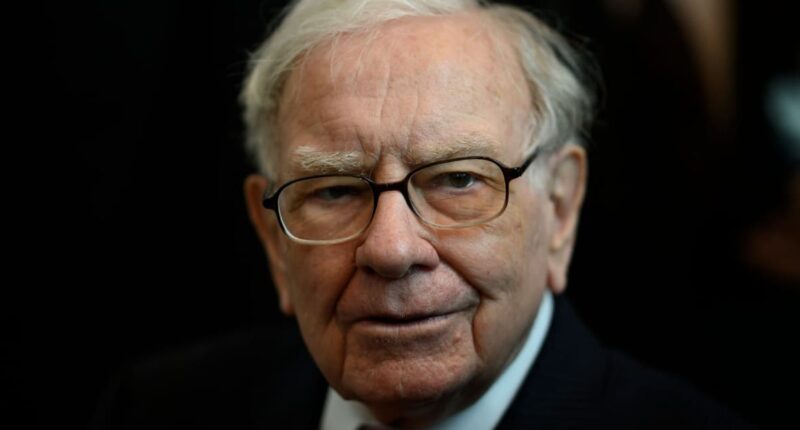 Is Buffett's market view found in Berkshire Hathaway's $150 billion cash hoard?