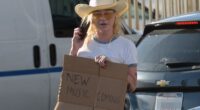 Kesha promises new music with a makeshift sign and more star snaps