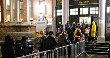 New York City Principal Attacks Parents Who Opposed Closing High School to Accommodate Migrants