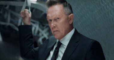 Reacher Showrunner Shares the Surprising Story Behind That Terminator 2 Reference