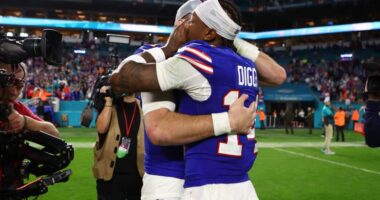 Stefon Diggs Whispers 2-Word Message to Josh Allen After Win