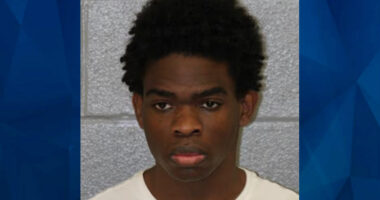Teenager Calls 911 When Rapist Breaks Into House and Attacks Mom