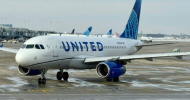 United sees bigger-than-expected first-quarter loss after 737 Max groundings — but here’s why the stock is rallying anyway