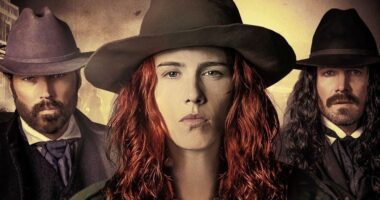 WATCH: Arrow’s Oliver and Felicity Reunite in New Western