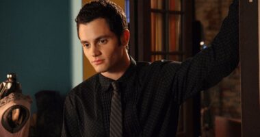 7 Sneaky Hints You Missed That Dan Was Gossip Girl