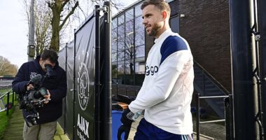 Jordan Henderson is ready to make his debut for Ajax against rivals PSV on Saturday