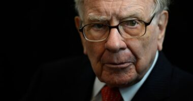 Buffett praises ‘architect’ Munger, but doesn’t reveal new investment for 2024