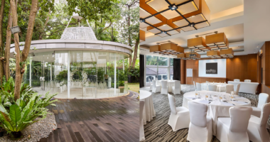 Couple pays in full for Sentosa hotel wedding, gets told venue not available on date they booked - Mothership.SG