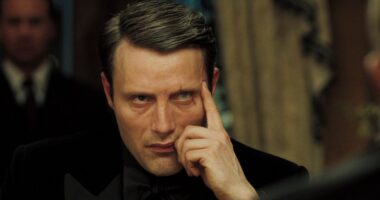 Daniel Craig's James Bond Fate Gets Surprisingly Different Theory From Former 007 Villain Actor