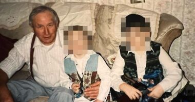 Robert Harrington (left) died in May 2020 aged 94, just 11 months after marrying his carer Guixiang Qin