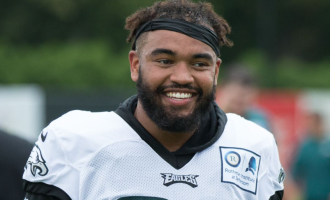 Derek Barnett Height, Weight, Net Worth, Age, Birthday, Wikipedia, Who, Nationality, Biography