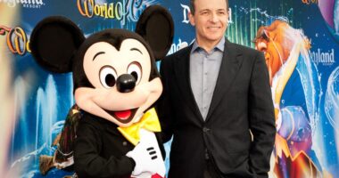 Disney’s CEO Bob Iger Reportedly DUMPS 80% Of His Shares In Disney!