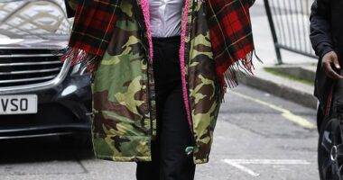 Thanks to a bunch of celebrity endorsements, the dryrobe is having an urban renewal among city dwellers who have never dared to try wild swimming