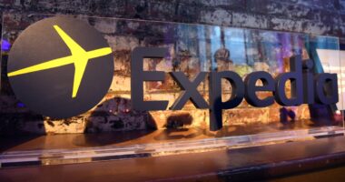 Expedia spooks investors with CEO change