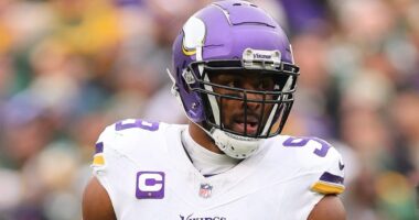 Insider Says Bears 'Very High' on Danielle Hunter