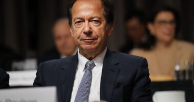 Celebrity Net Worth logo