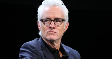 Celebrity Net Worth logo