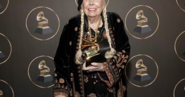 Joni Mitchell praised for celestial outfit during first-ever Grammys performance