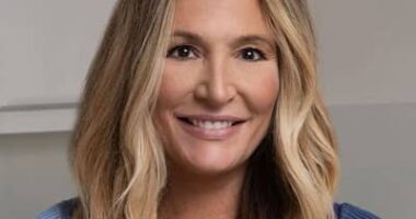 Kate Chastain - Bio, Age, Height, Net Worth, Facts, Nationality