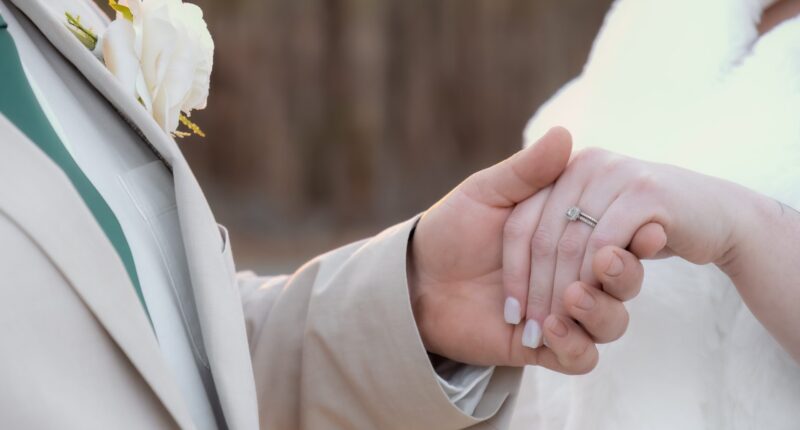 Kentucky Couple Gets Married (Video)