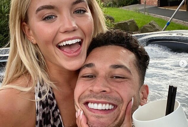 Callum Jones' old Valentine's Day post to his ex girlfriend Molly Smith has resurfaced on Instagram, with pleas from fans for them to get back together