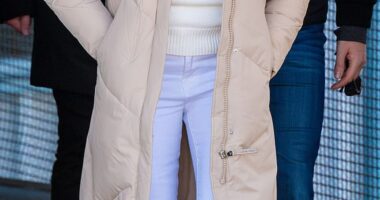 Meghan Markle looked every inch the snow queen as she stepped on to the slopes in Whistler, head to toe in winter whites