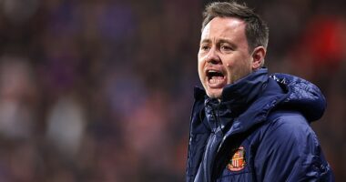 Sunderland manager Michael Beale has apologised after being criticised for appearing to ignore one of his players