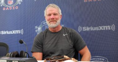 Celebrity Net Worth logo