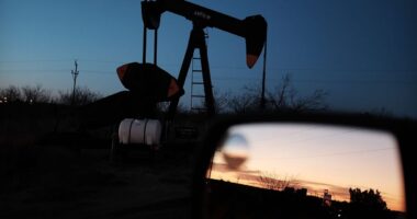 Oil prices extend slide as traders assess demand outlook