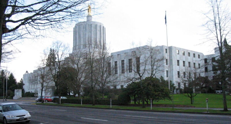 Oregon Democrats Ban 10 GOP Lawmakers From Ballots