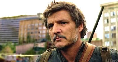 Pedro Pascal Accepts People's Choice Award From The Last of Us Set