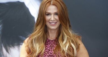 Celebrity Net Worth logo