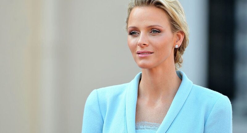 Celebrity Net Worth logo