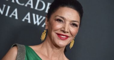 Celebrity Net Worth logo