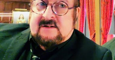 This is one of the last pictures of Steve Wright before his 'very sudden' death  as he takes an 'ironic selfie' with a friend in New York
