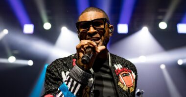 Super Bowl halftime show: How to watch Usher headline as Taylor Swift jets in to cheer on Travis Kelce