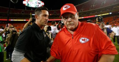 Celebrity Net Worth logo