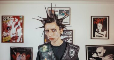 What is Burberry Erry known for? His Age, Height, Real Name, Bio