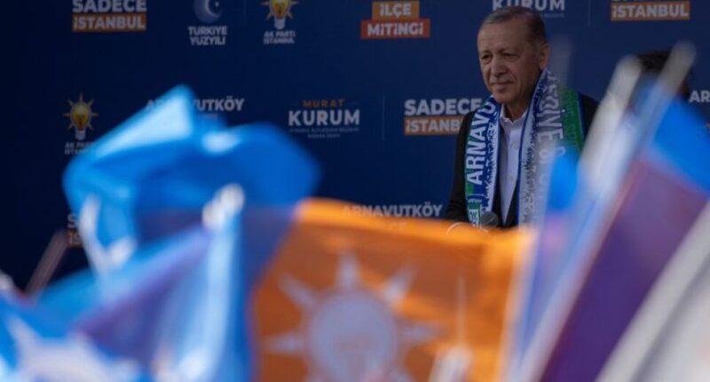Erdogan Battles Key Rival in Turkey's Local Elections