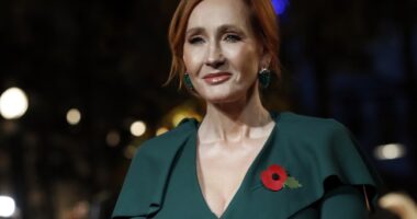 'ARREST ME!' J.K. Rowling Goes Straight-Up COME GET SOME After Man Threatens Her With Legal Over Tweets