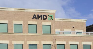 AMD boosts its outlook for AI revenue, but its stock still falls