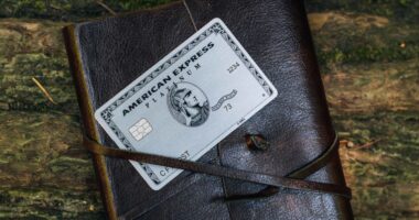 Amex says cardholders are buying lots of ‘front-of-cabin’ plane tickets, as total spending grows 7%