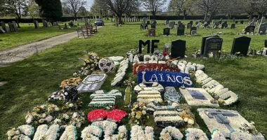 Floral tributes at 33-year-old Matthew Ferry's funeral in Edinburgh made eye-catching references to a raid on a jeweller's store for which he was jailed